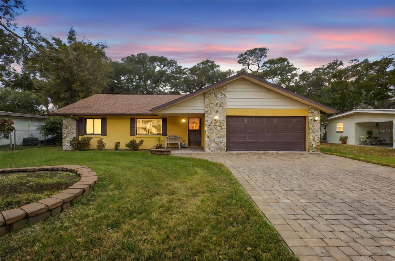 646 Yupon Avenue, New Smyrna Beach, FL 32169 Photo