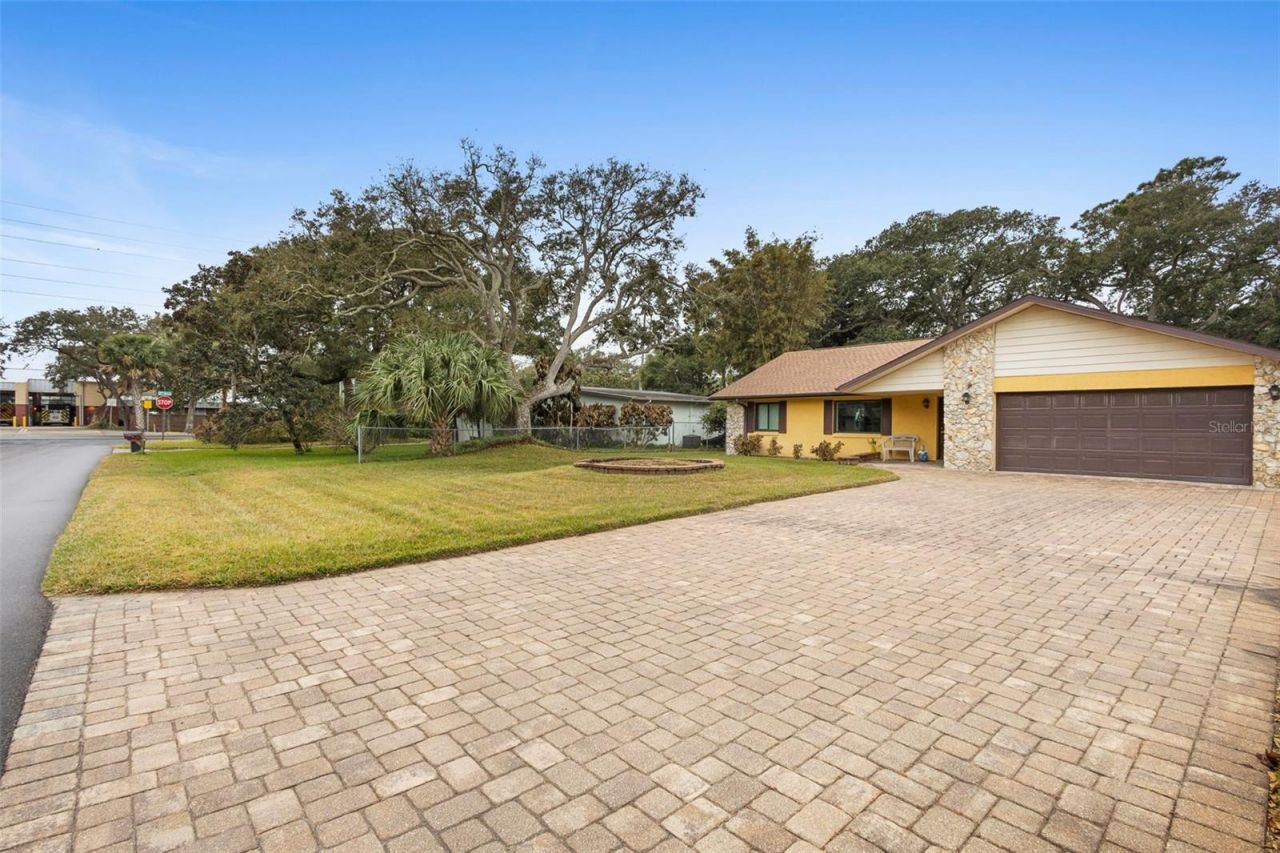 646 Yupon Avenue, New Smyrna Beach, FL 32169 Photo