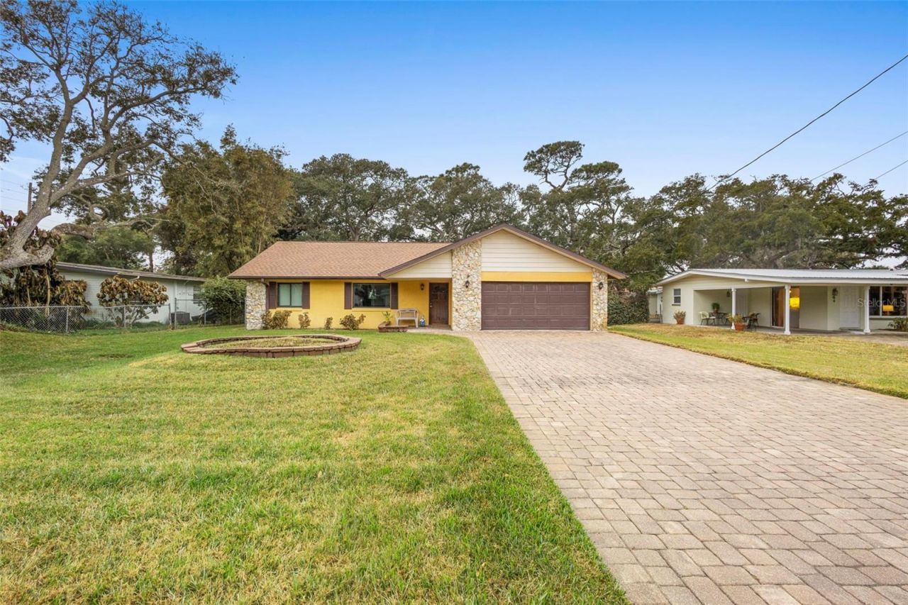 646 Yupon Avenue, New Smyrna Beach, FL 32169 Photo