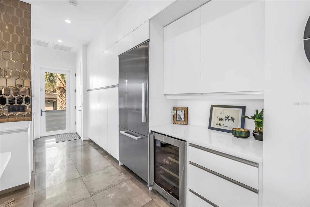 3324 Walnut Street Ne, Saint Petersburg, FL 33704 Photo