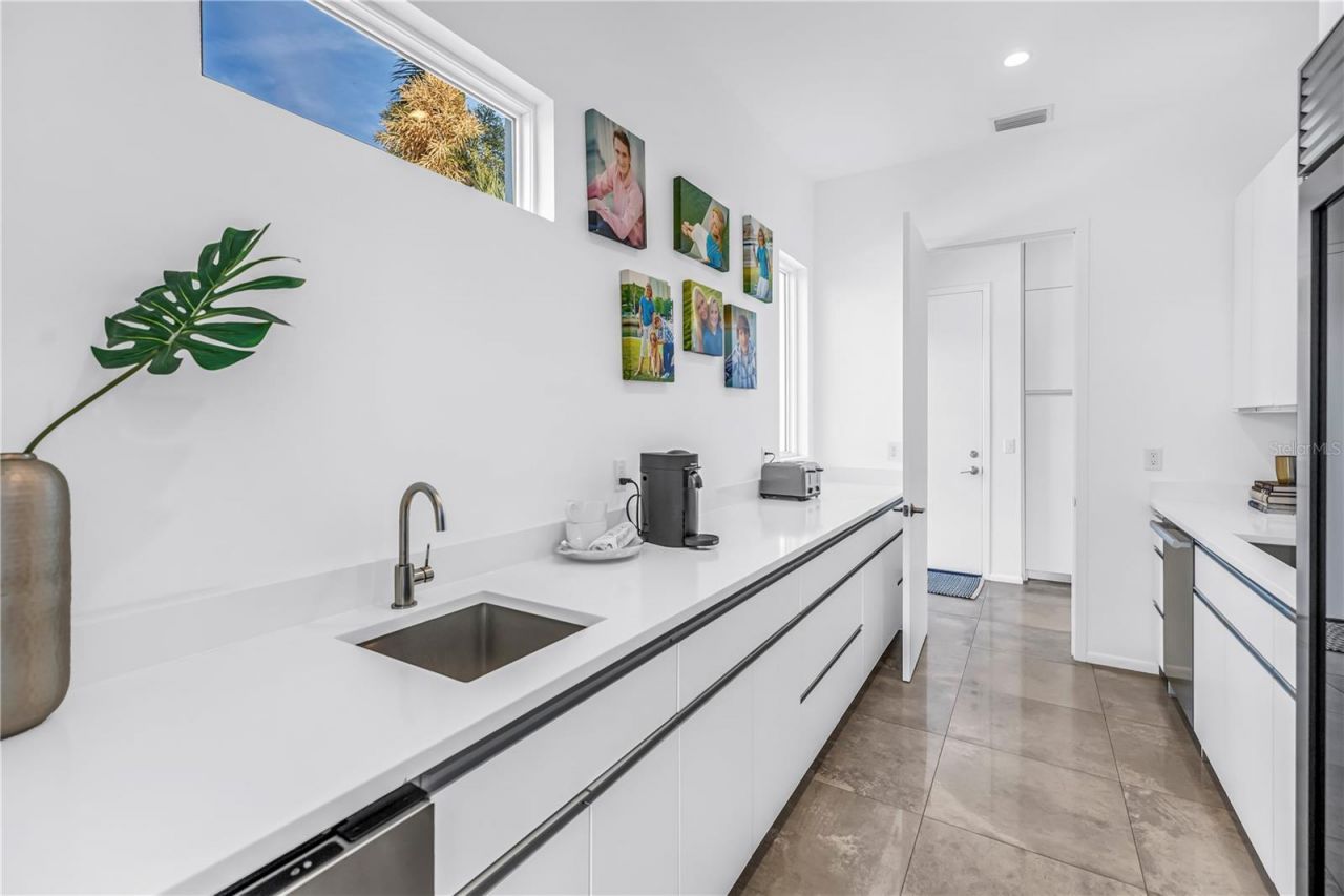 3324 Walnut Street Ne, Saint Petersburg, FL 33704 Photo