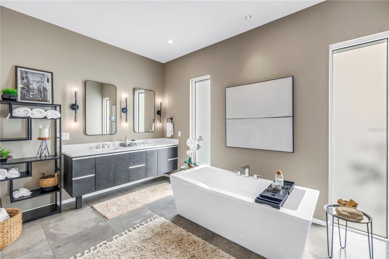 3324 Walnut Street Ne, Saint Petersburg, FL 33704 Photo