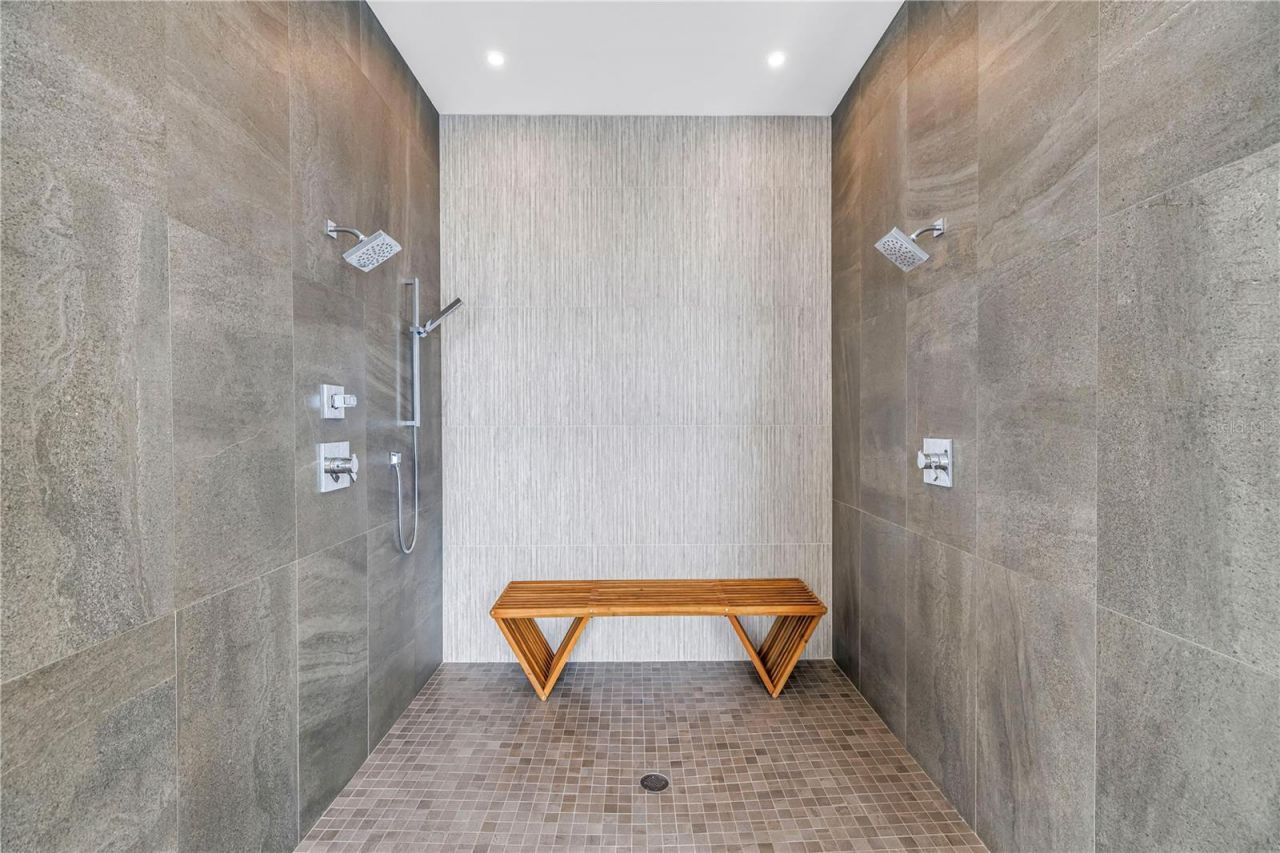 3324 Walnut Street Ne, Saint Petersburg, FL 33704 Photo