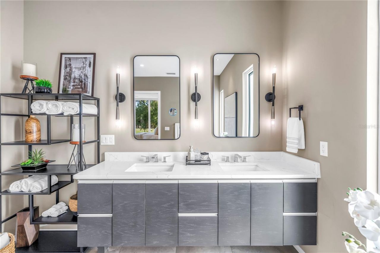 3324 Walnut Street Ne, Saint Petersburg, FL 33704 Photo