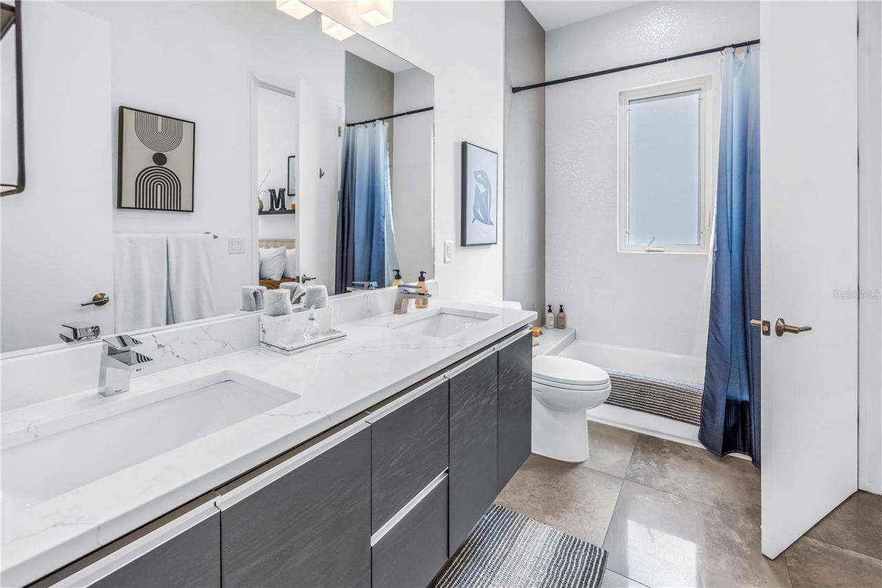 3324 Walnut Street Ne, Saint Petersburg, FL 33704 Photo