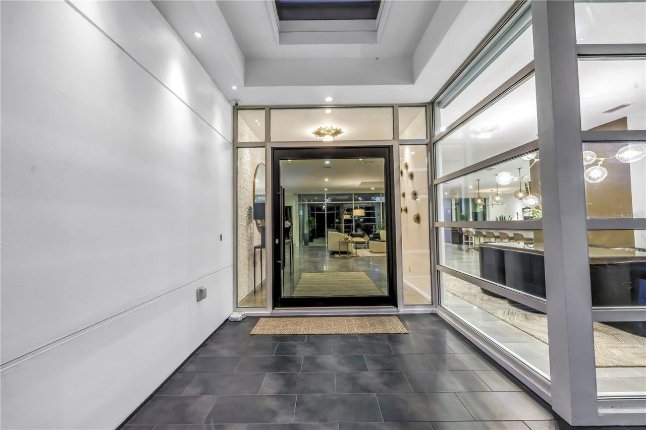 3324 Walnut Street Ne, Saint Petersburg, FL 33704 Photo