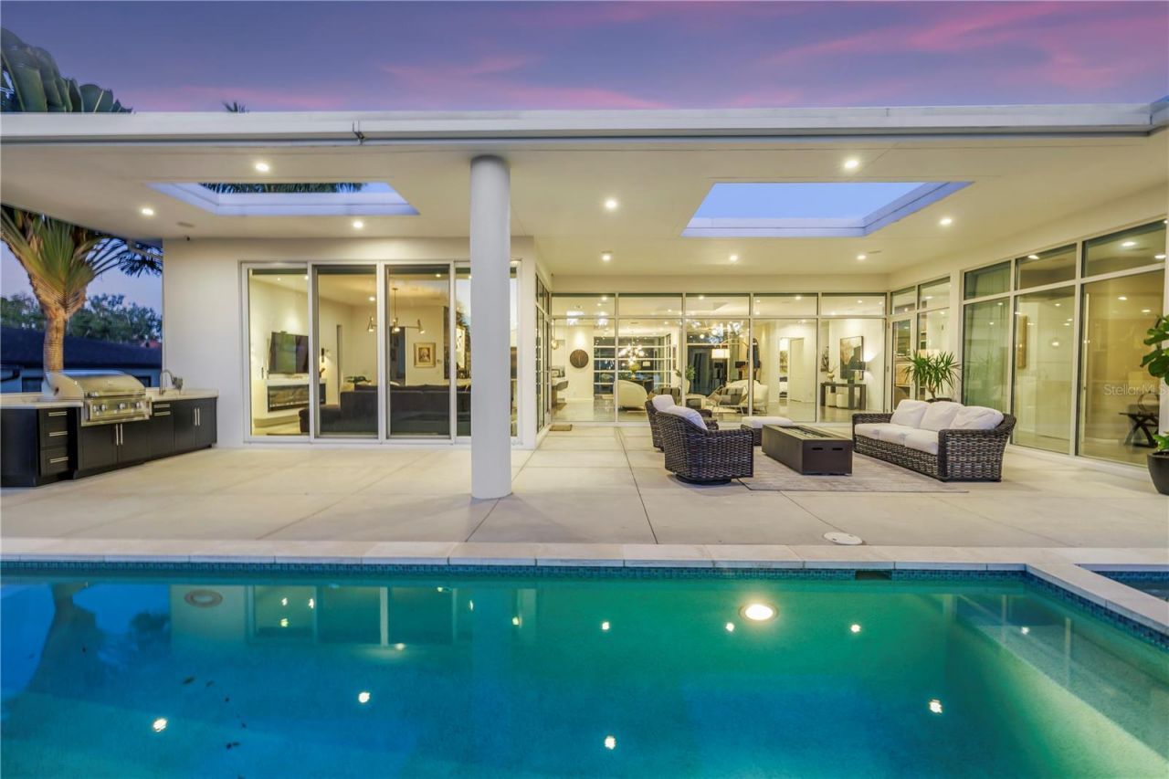 3324 Walnut Street Ne, Saint Petersburg, FL 33704 Photo