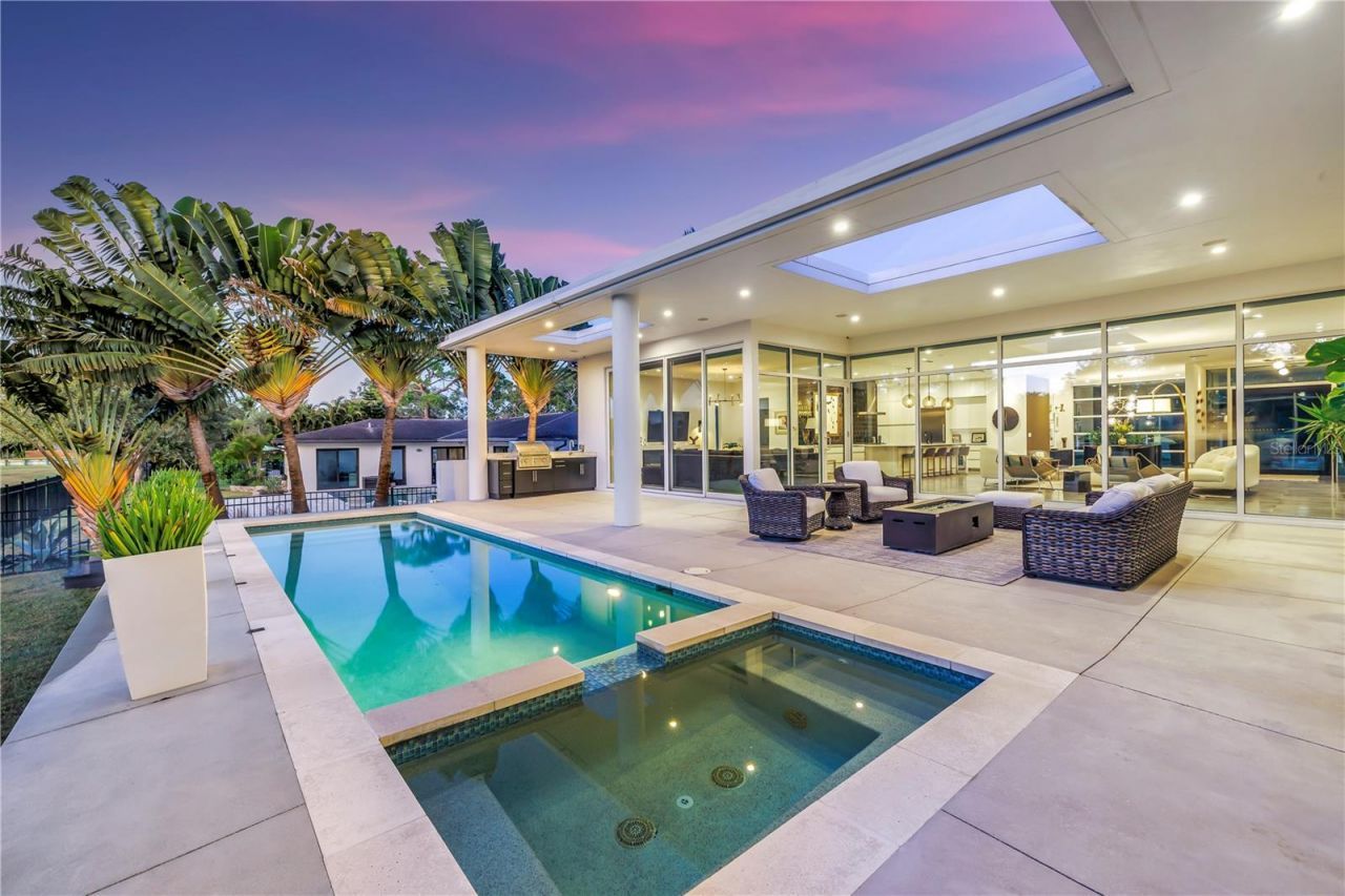 3324 Walnut Street Ne, Saint Petersburg, FL 33704 Photo