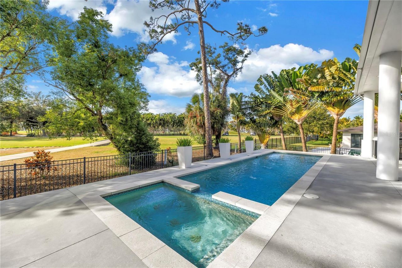 3324 Walnut Street Ne, Saint Petersburg, FL 33704 Photo