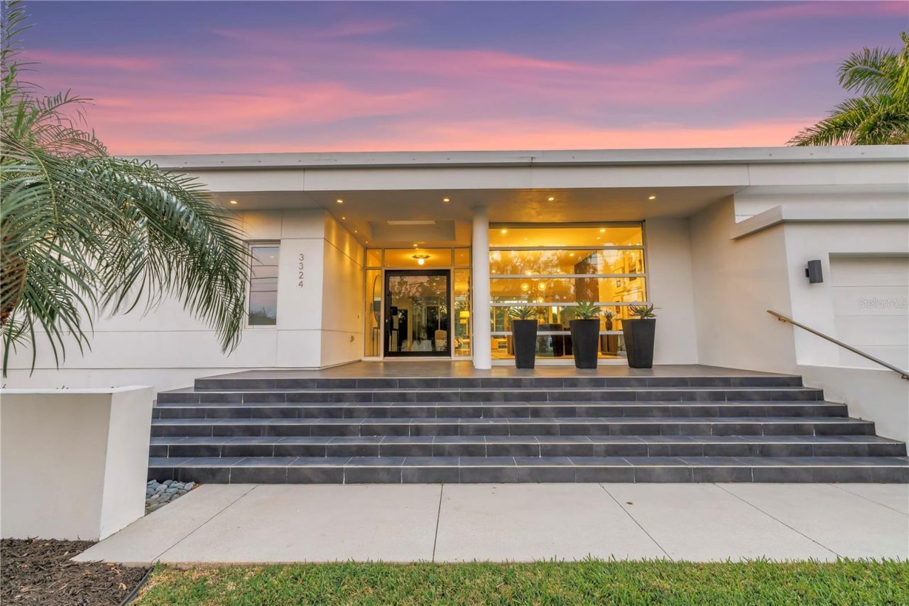 3324 Walnut Street Ne, Saint Petersburg, FL 33704 Photo