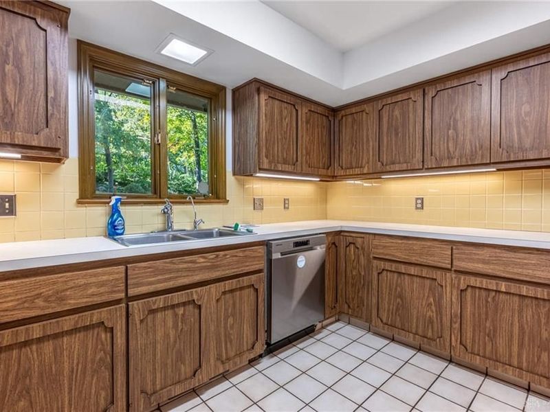 701 E Schantz Avenue, Oakwood, OH 45419 Photo 16