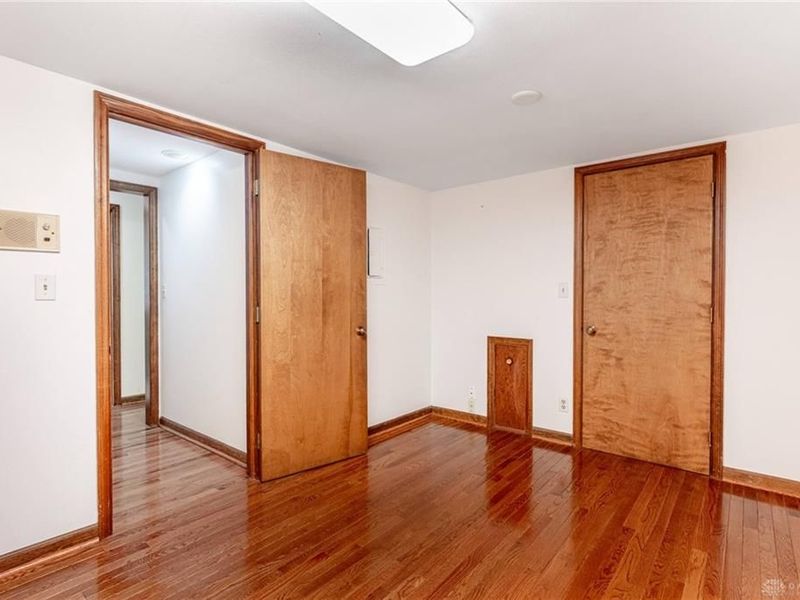 701 E Schantz Avenue, Oakwood, OH 45419 Photo 23