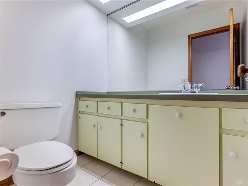 701 E Schantz Avenue, Oakwood, OH 45419 Photo 24