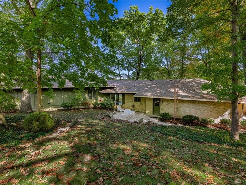 701 E Schantz Avenue, Oakwood, OH 45419 Photo 4