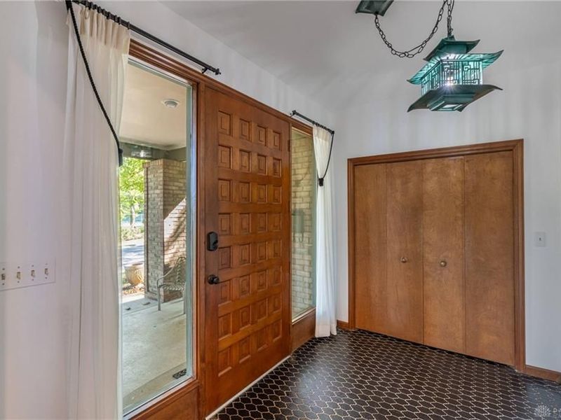 701 E Schantz Avenue, Oakwood, OH 45419 Photo 7