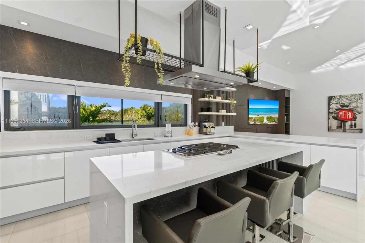 16773 S Botaniko Dr S, Weston, FL 33326 Photo