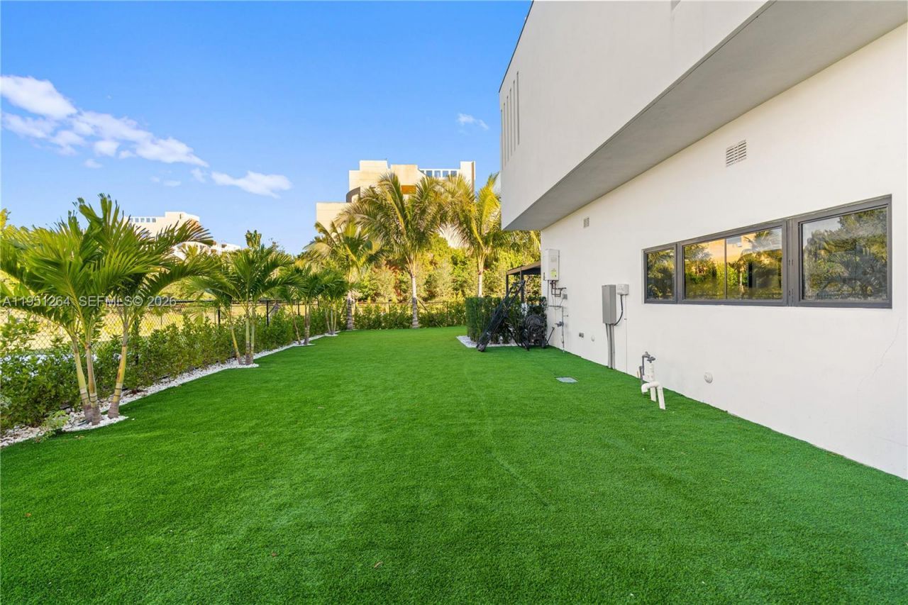 16773 S Botaniko Dr S, Weston, FL 33326 Photo