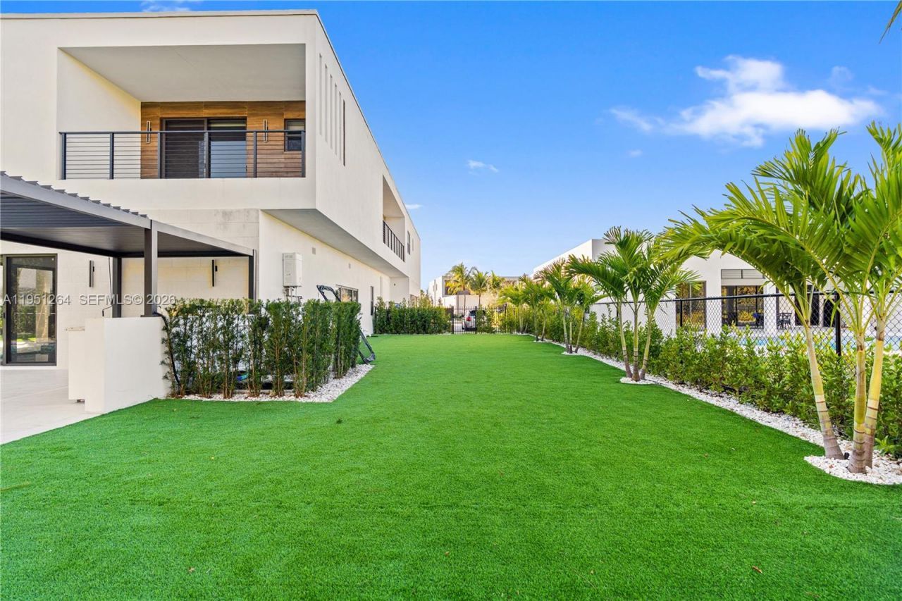 16773 S Botaniko Dr S, Weston, FL 33326 Photo