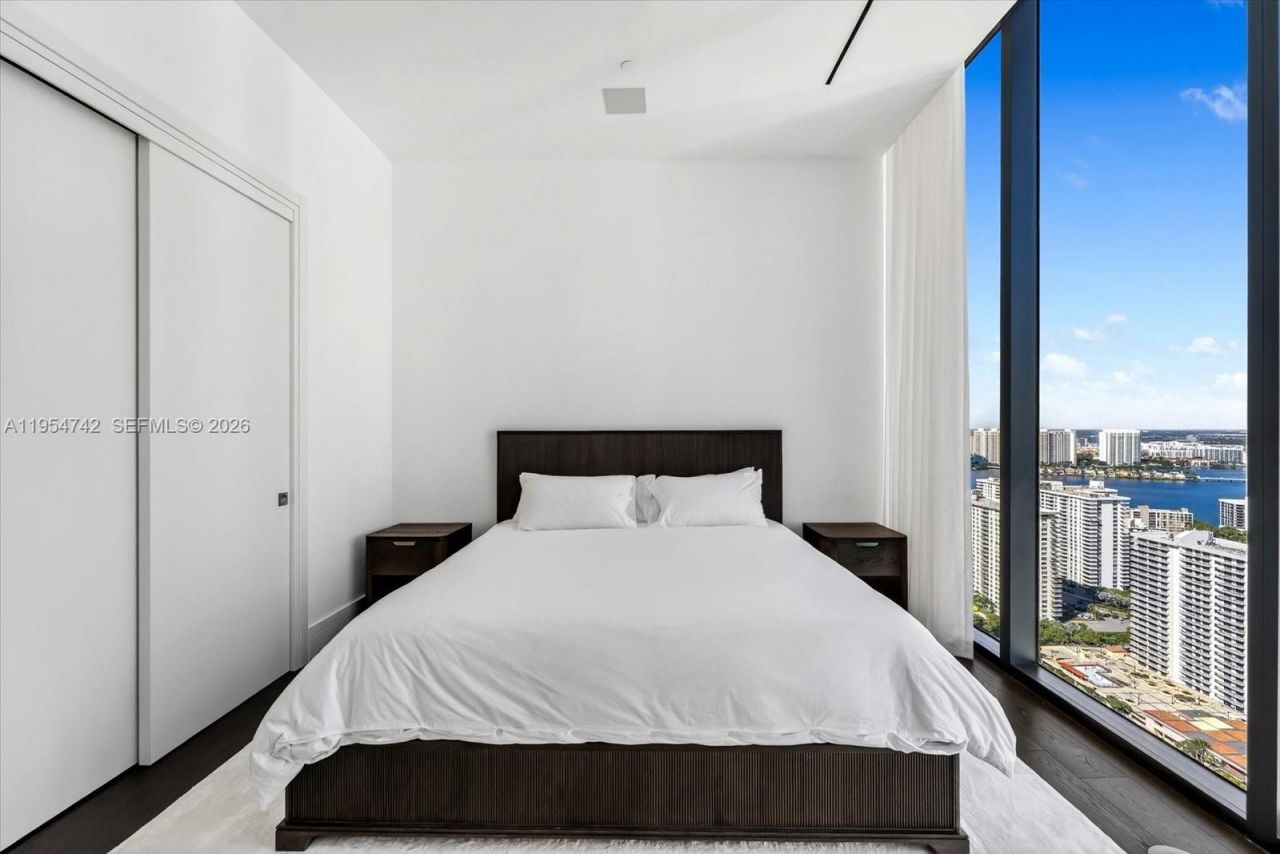 17141 Collins Ave, Unit 2902, Sunny Isles Beach, FL 33160 Photo