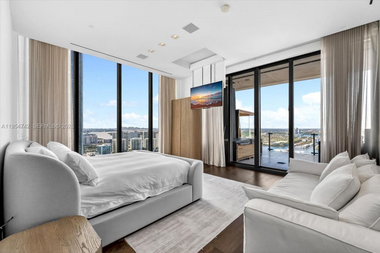 17141 Collins Ave, Unit 2902, Sunny Isles Beach, FL 33160 Photo