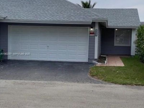 10304 SW 139th Pl, Miami, FL 33186