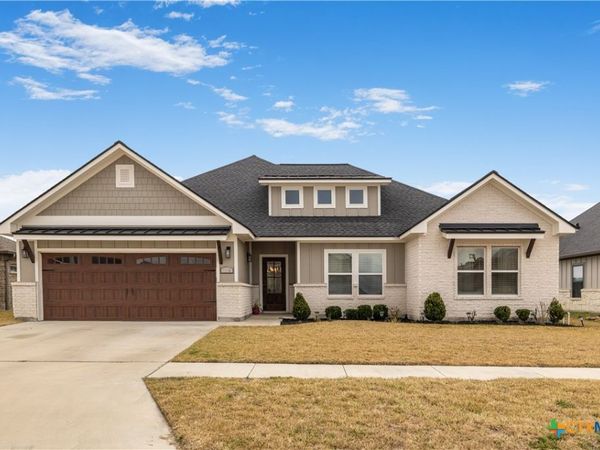 104 Beacon Lane, Victoria, TX 77904