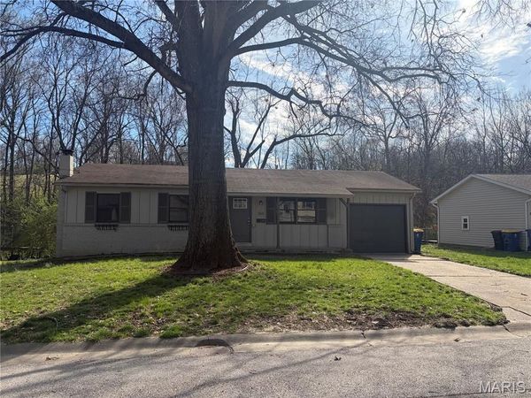 1800 E 9th Street, Washington, MO 63090