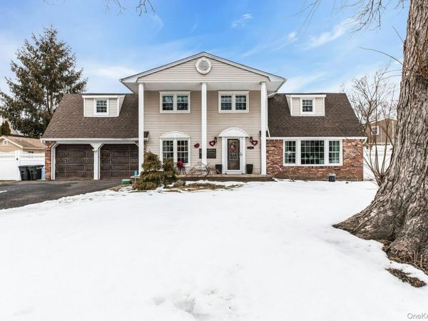 79 Amy Drive, Sayville, NY 11782