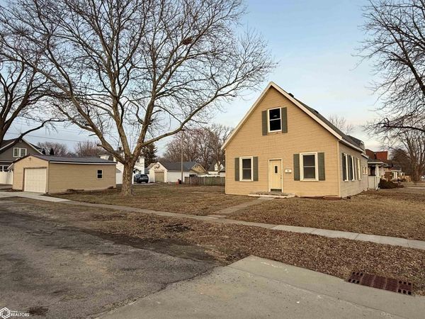 1816 S 8Th Street, Burlington, IA 52601