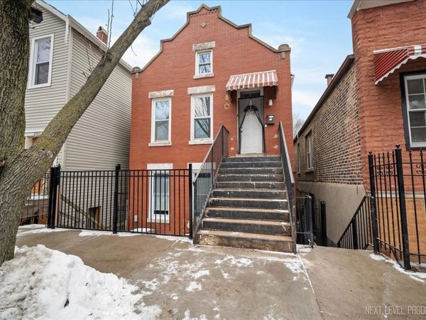 2142 W 18th Street, Chicago, IL 60608