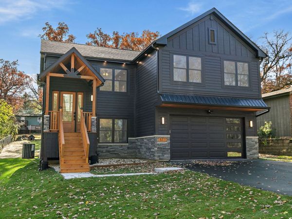 8611 Dorr Road, Wonder Lake, IL 60097