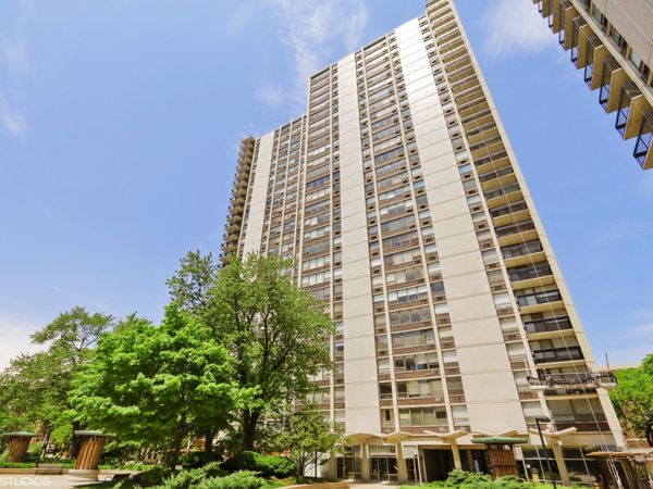 1455 N Sandburg Terrace, Unit 1501B, Chicago, IL 60610