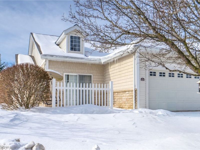 4325 Greenway Trail Street NW, Massillon, OH 44647 Photo 1