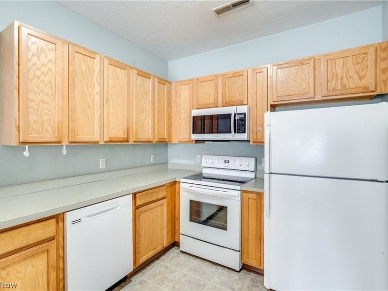 4325 Greenway Trail Street NW, Massillon, OH 44647 Photo 18