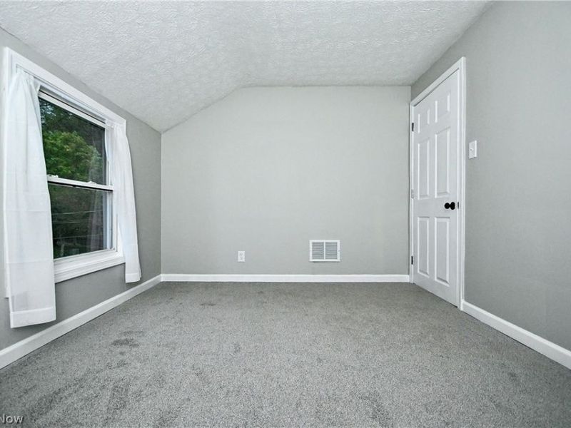 542 Montgomery Street, Akron, OH 44305 Photo 17