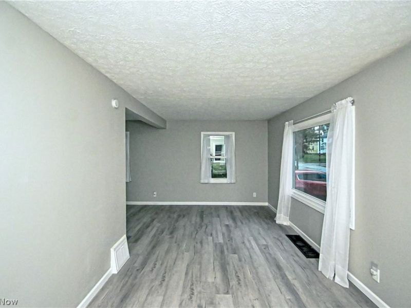 542 Montgomery Street, Akron, OH 44305 Photo 5