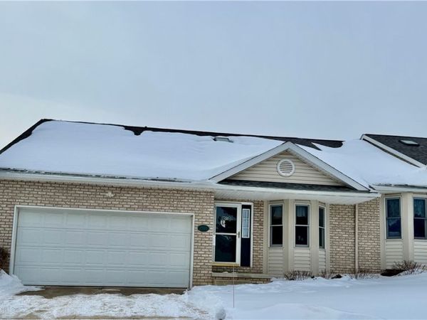 2518 Woodlawn Circle NW, Unit 42A, Canton, OH 44708