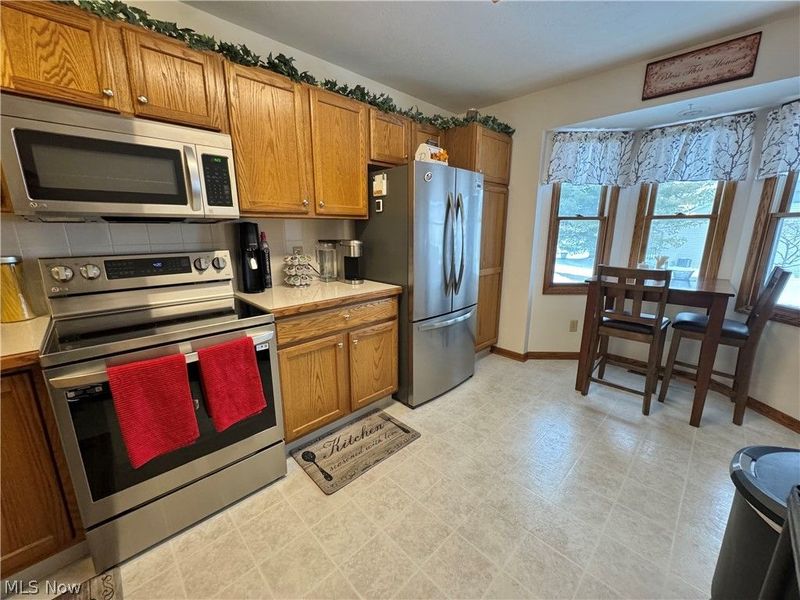 2518 Woodlawn Circle NW, Unit 42A, Canton, OH 44708 Photo 3