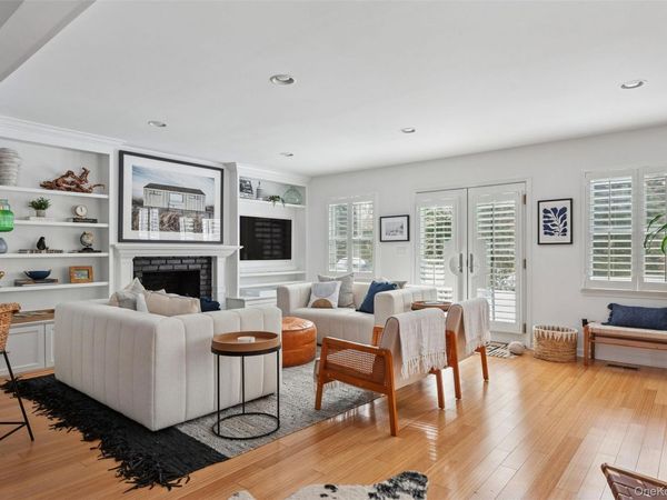 3 1st Place , East Quogue, NY 11942