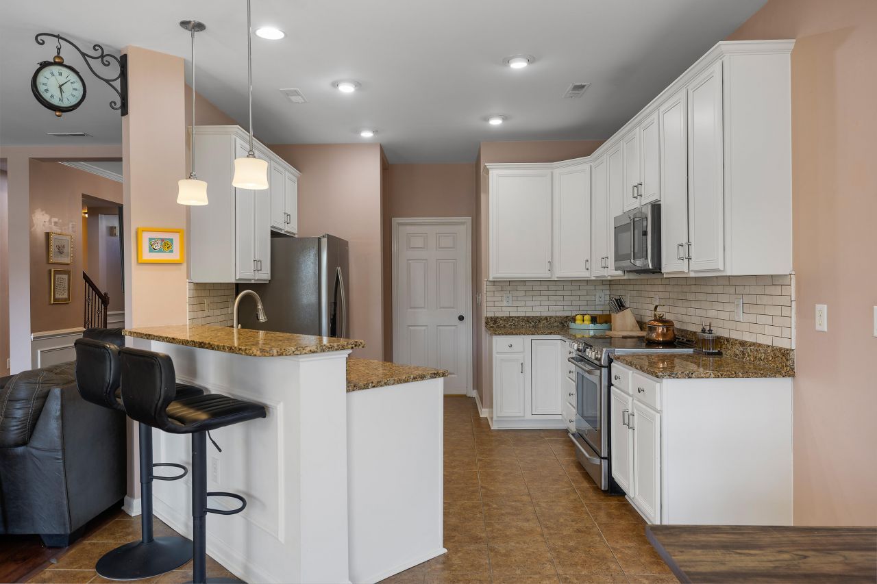 1608 Jorrington Street Photo 10