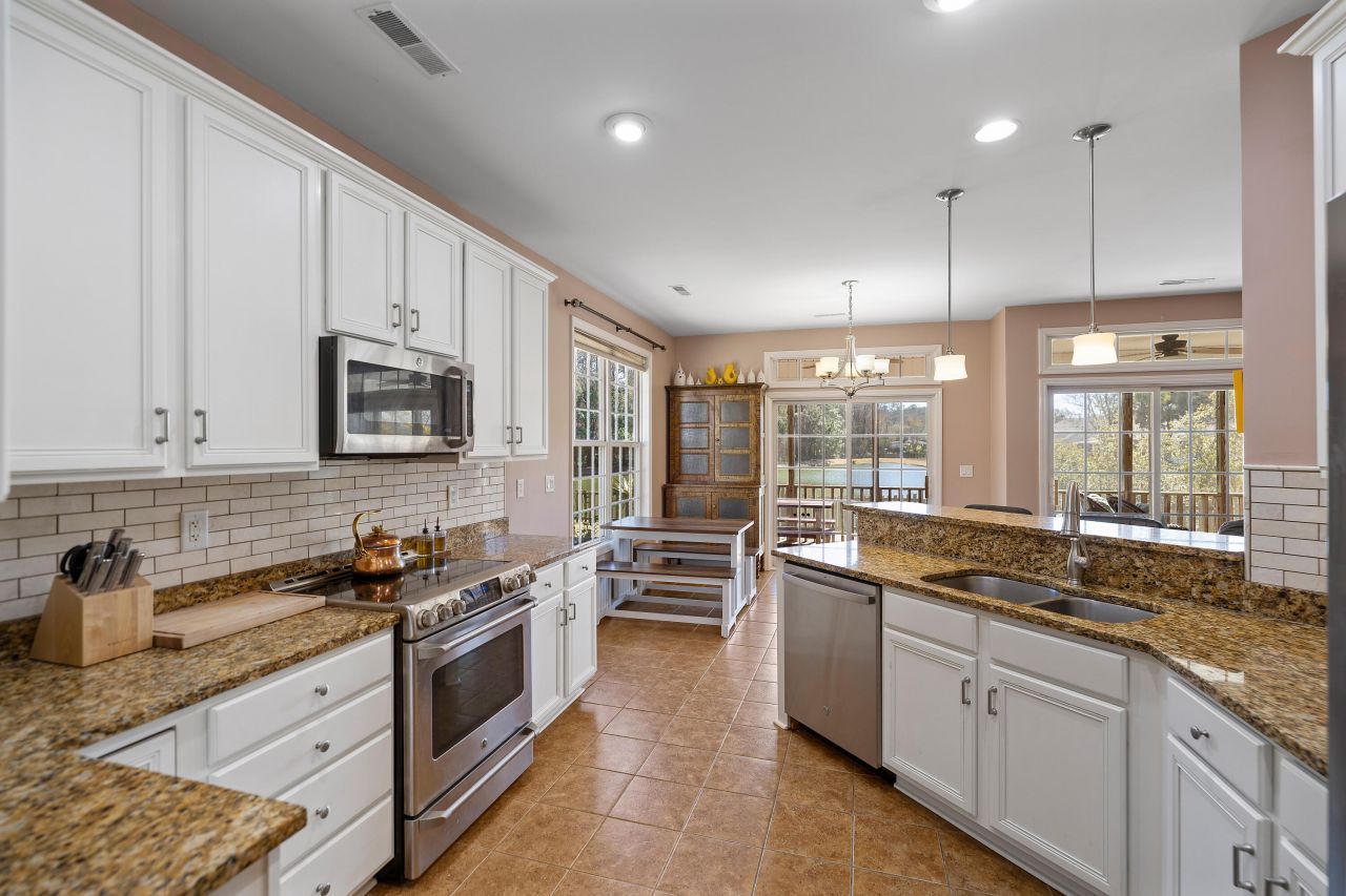 1608 Jorrington Street Photo 12