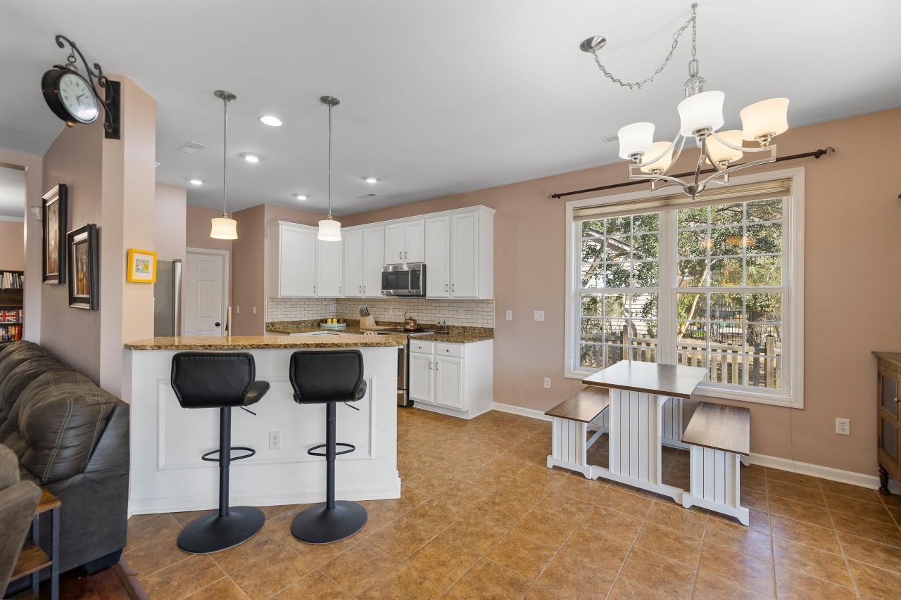 1608 Jorrington Street Photo 9