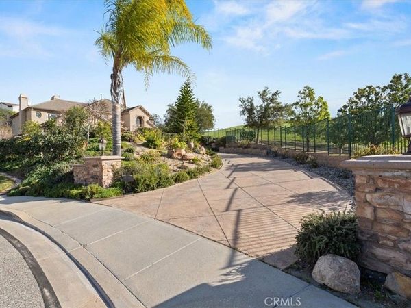 3308 Crosspointe Court, Simi Valley, CA 93065