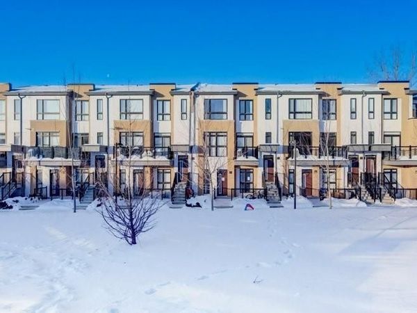 90 CANON JACKSON Drive, Unit 103, Toronto, ON M6M0C1