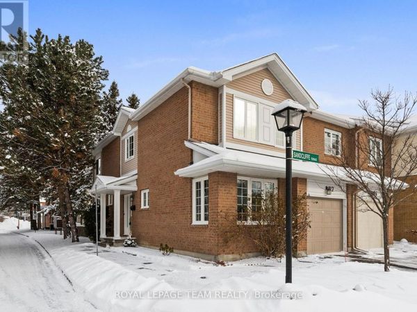 27 Sandcliffe Terrace, Ottawa, ON K2G5Y2