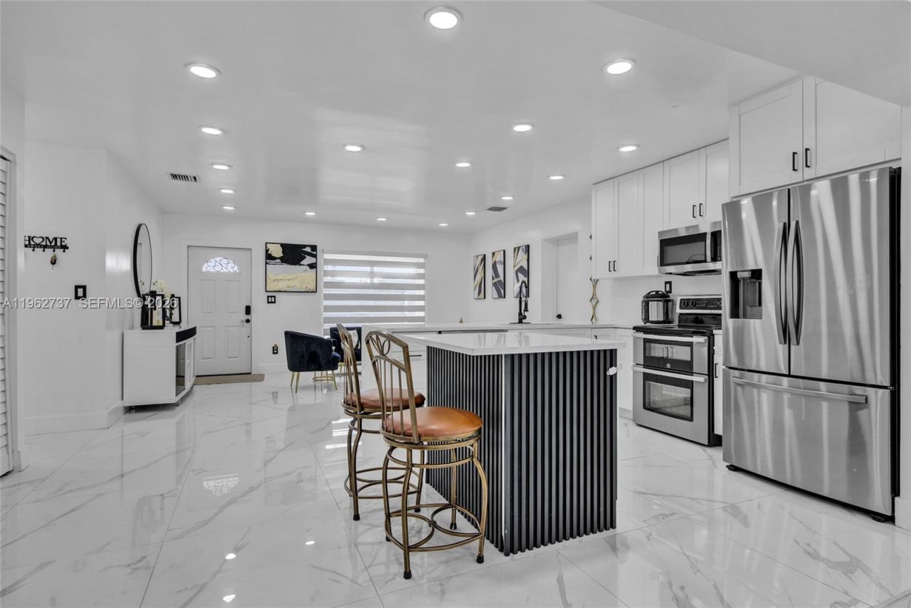 11751 SW 168th Ter, Miami, FL 33177 Photo