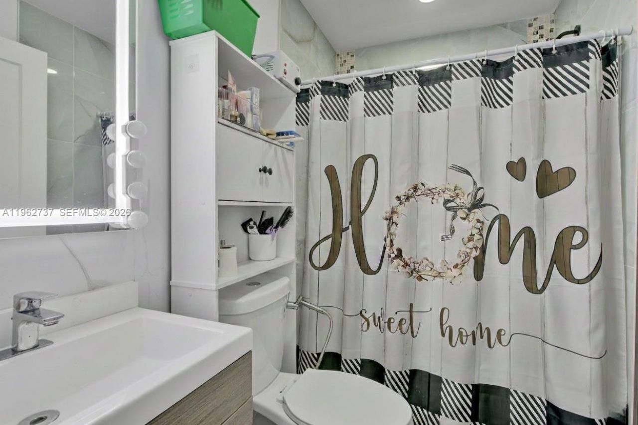 11751 SW 168th Ter, Miami, FL 33177 Photo