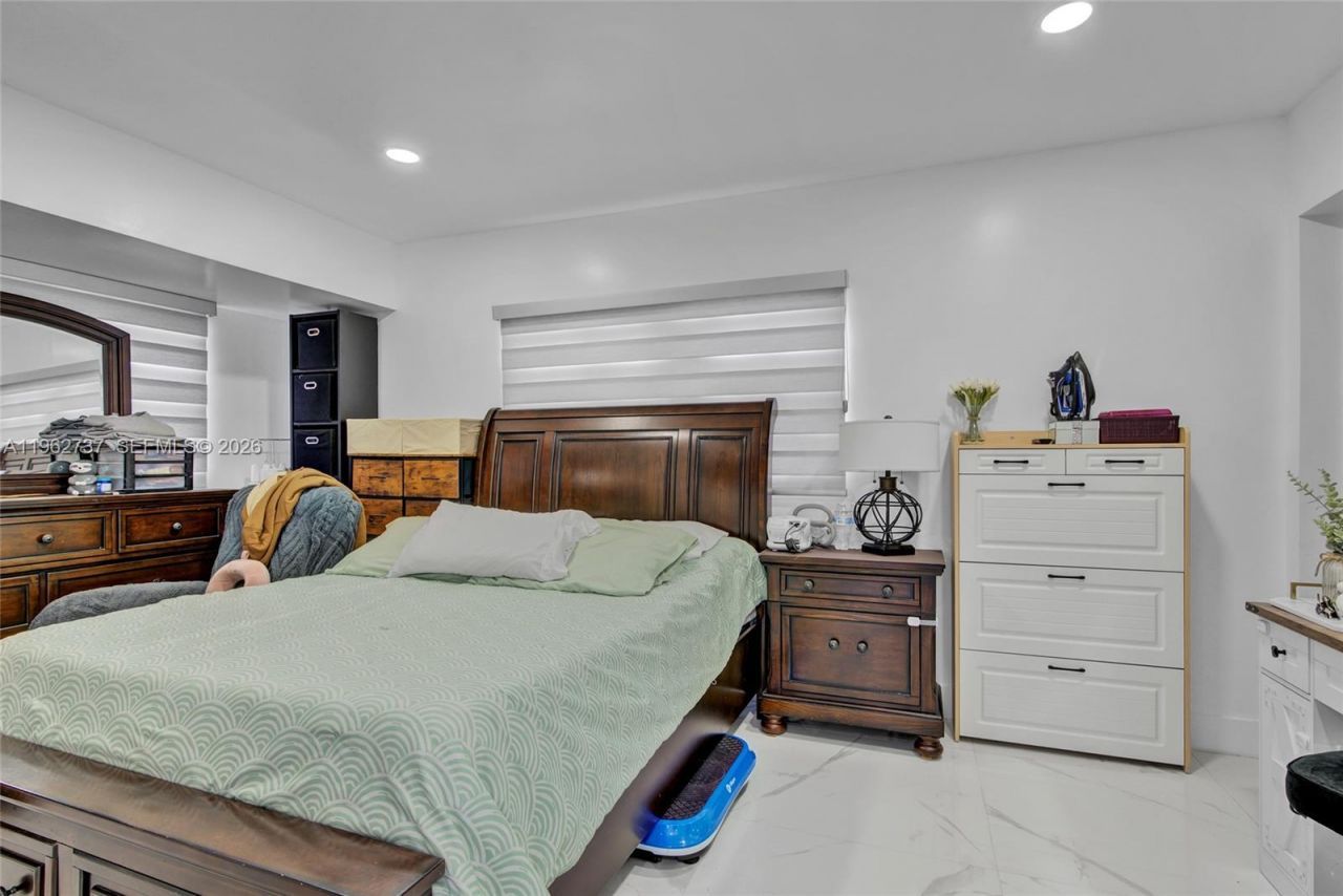 11751 SW 168th Ter, Miami, FL 33177 Photo