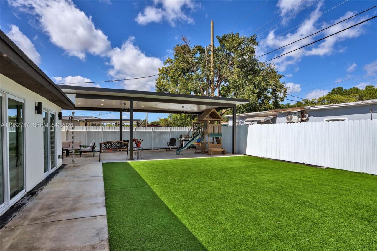 11751 SW 168th Ter, Miami, FL 33177 Photo