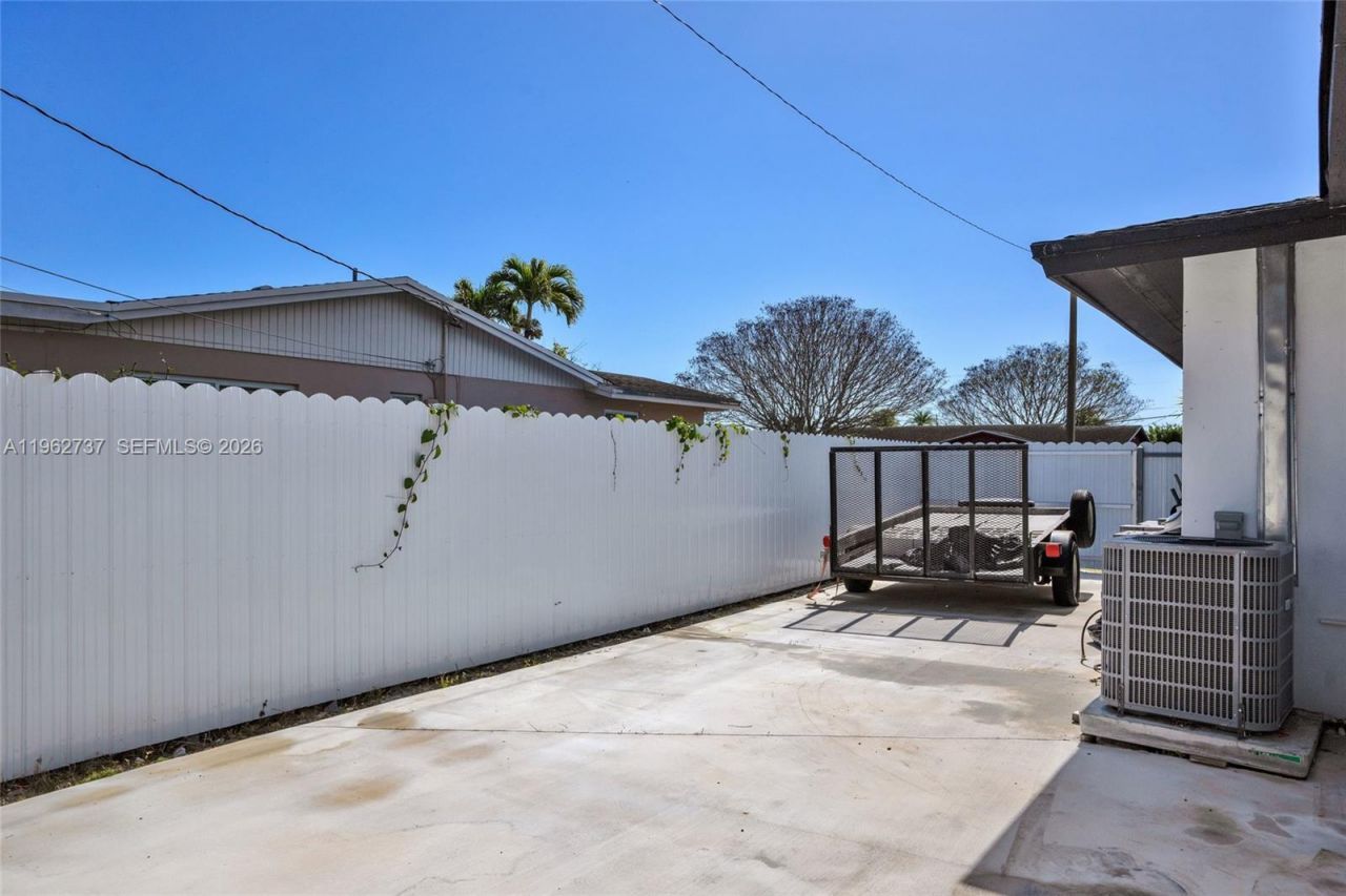 11751 SW 168th Ter, Miami, FL 33177 Photo